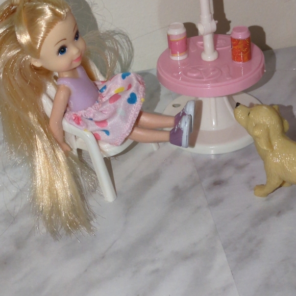 Barbies  doll - Picture 7 of 9